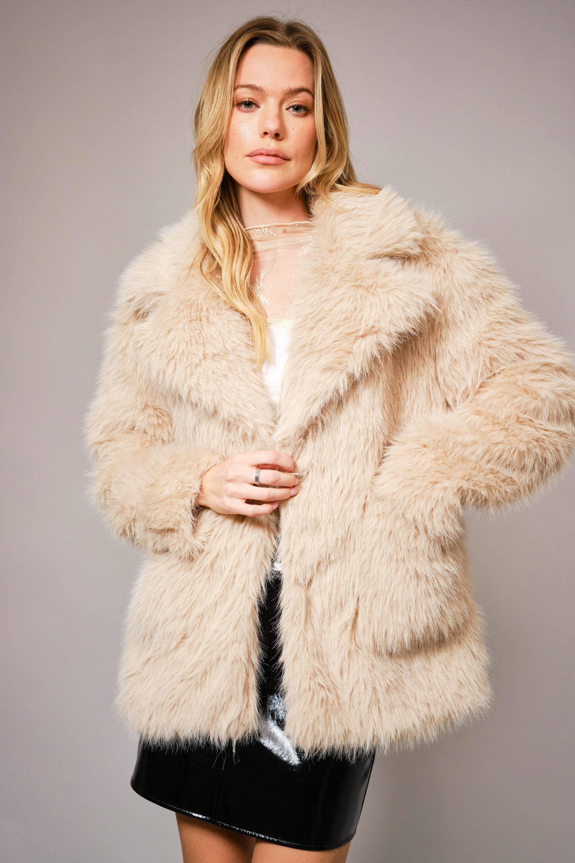 Blue B – wholesale Coat – Women’s – 36915J - Shaggy Notch Collared Faux Fur Coat0