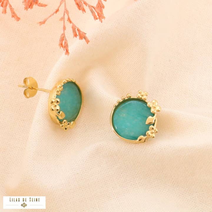 Lilas de Seine – wholesale Dangle earrings – Bohemian steel earrings with flower cabochon stone 03240271