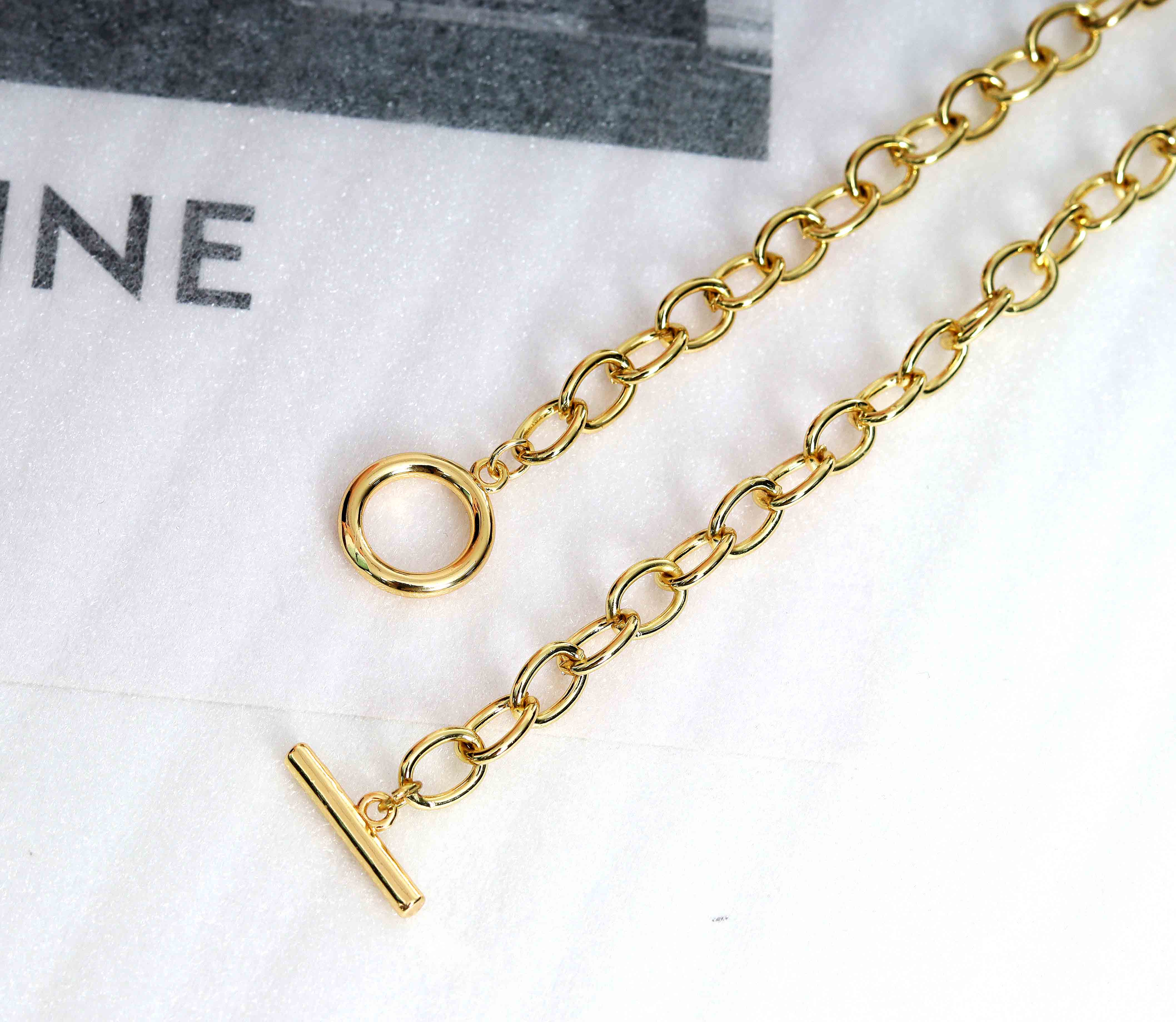 BestBeads&Beyond - Vendita all'ingrosso Collane a catena e maglie - Collana con catena a maglia ovale con chiusura a ginocchiera, sku #EF1612