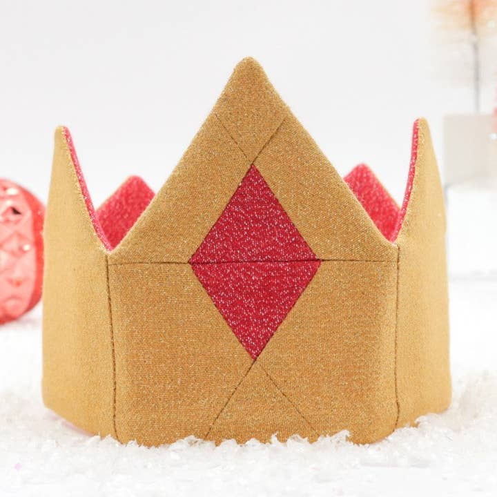 Kids Garnet Shimmer Play Tiara for wholesale by PLAY.FULL.GOODS