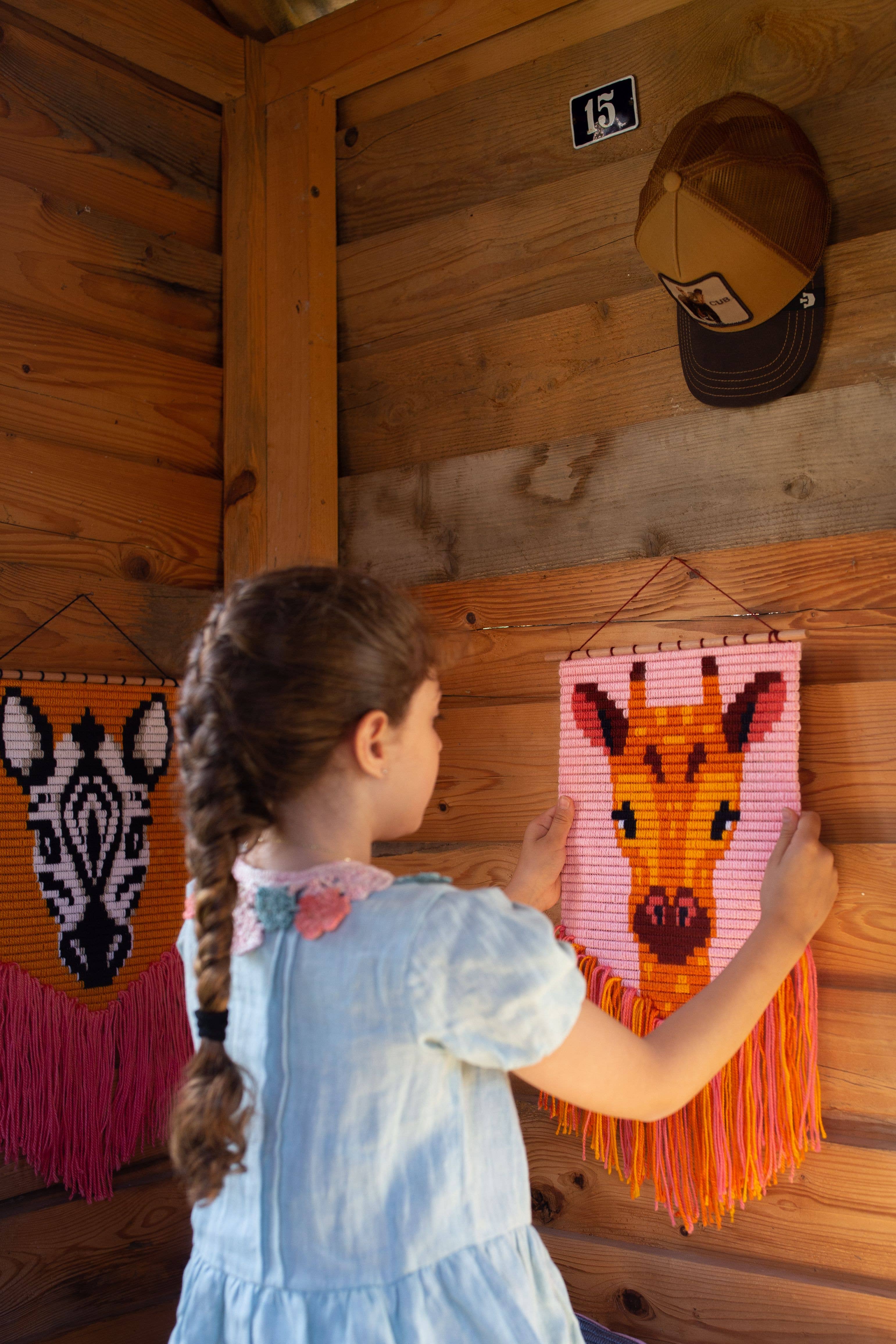 SOZO DIY – wholesale DIY craft kit – SOZO DIY - Giraffe Wall Art Embroidery Kit3