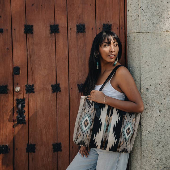 AMASOUK - Wholesale Tote Bag - Women's - Looking Glass Tote5