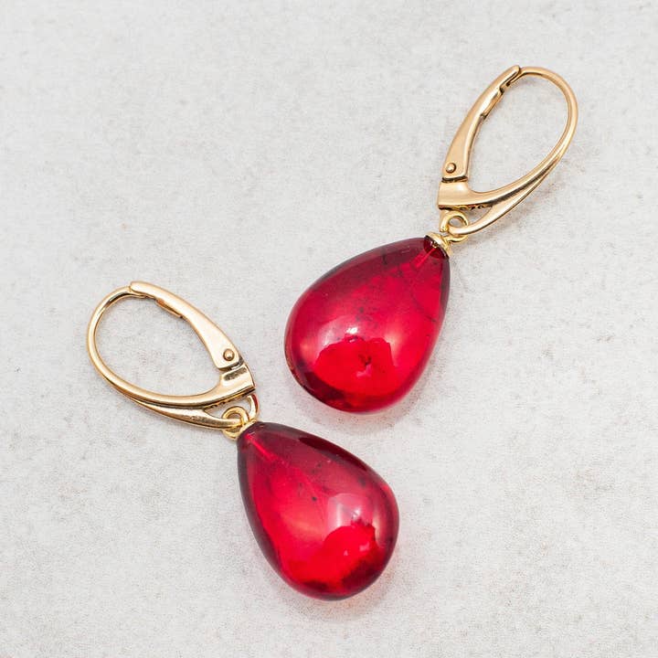 Marcin Waryszak - Vendita all'ingrosso Orecchini pendenti - Orecchini in ambra rossa a goccia, orecchini in ambra baltica con rubino, oro0