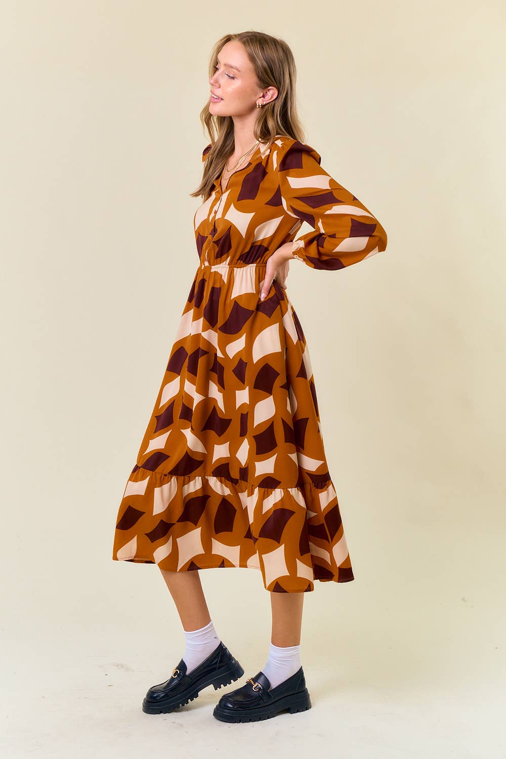 Doe and Rae - Wholesale Dress - Women's - Abstrct Print V-Neck Half Button Front Midi Dress - 27816D2