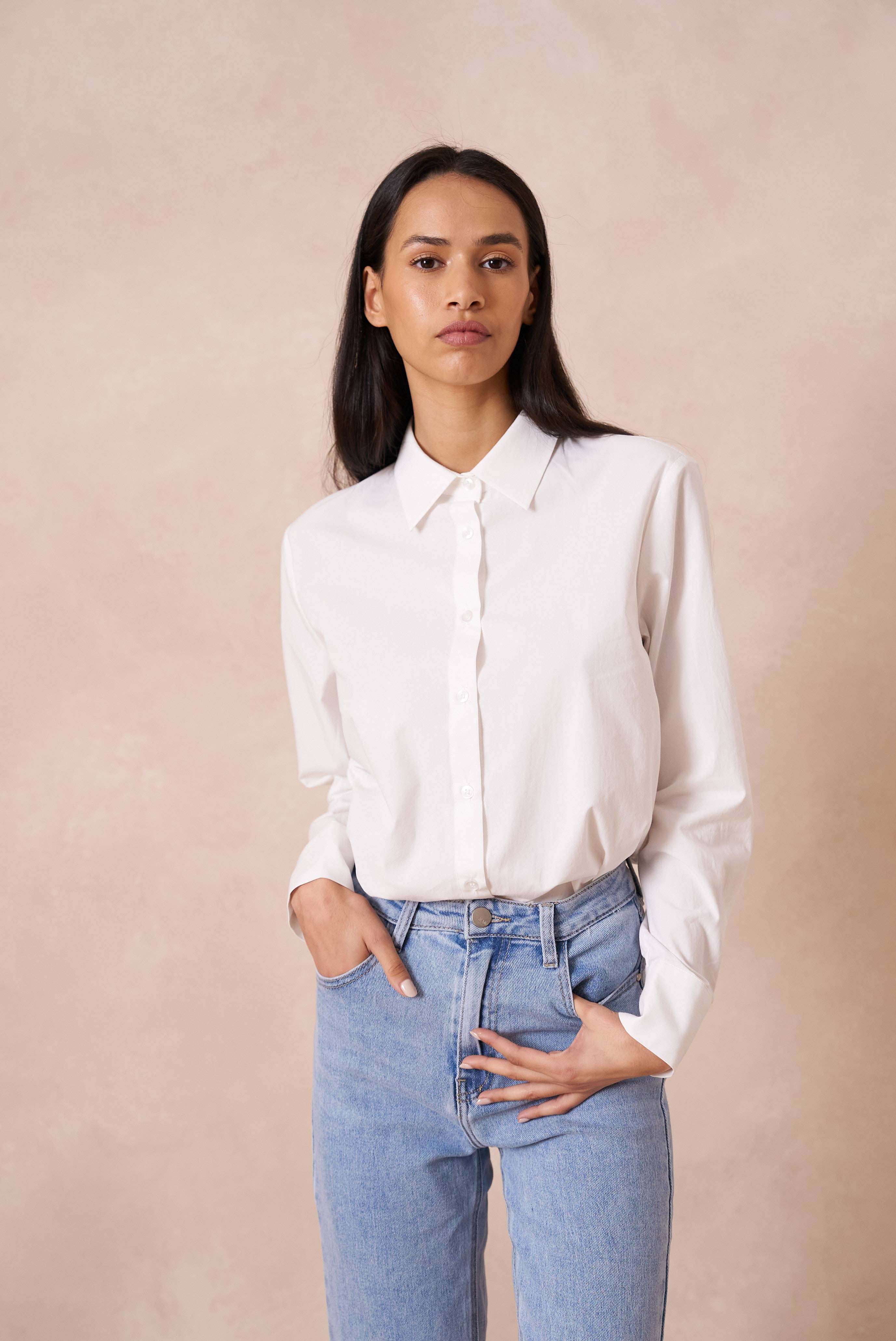 Attentif Paris - Wholesale Button Down Shirt - Women's - Plain cotton shirt with lapel collar1