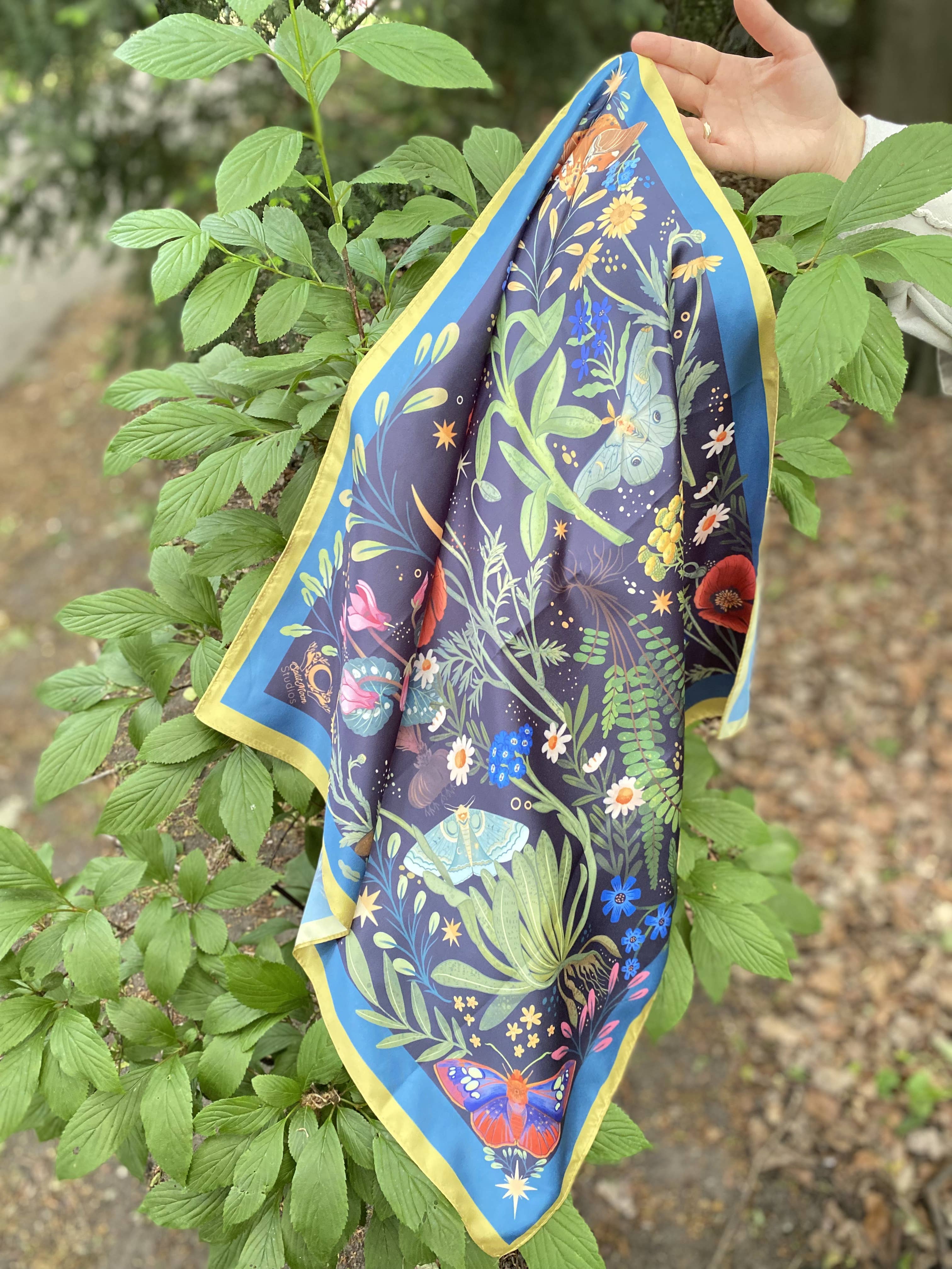 Split Moon Studios - Wholesale Scarf - Women's - Wild Flowers Motif Scarf4