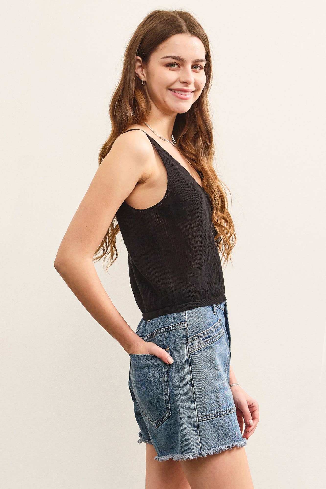 Mustard Seed – wholesale Camisole – Women′s – KNITTED FLORAL SWEATER CAMI TOP2