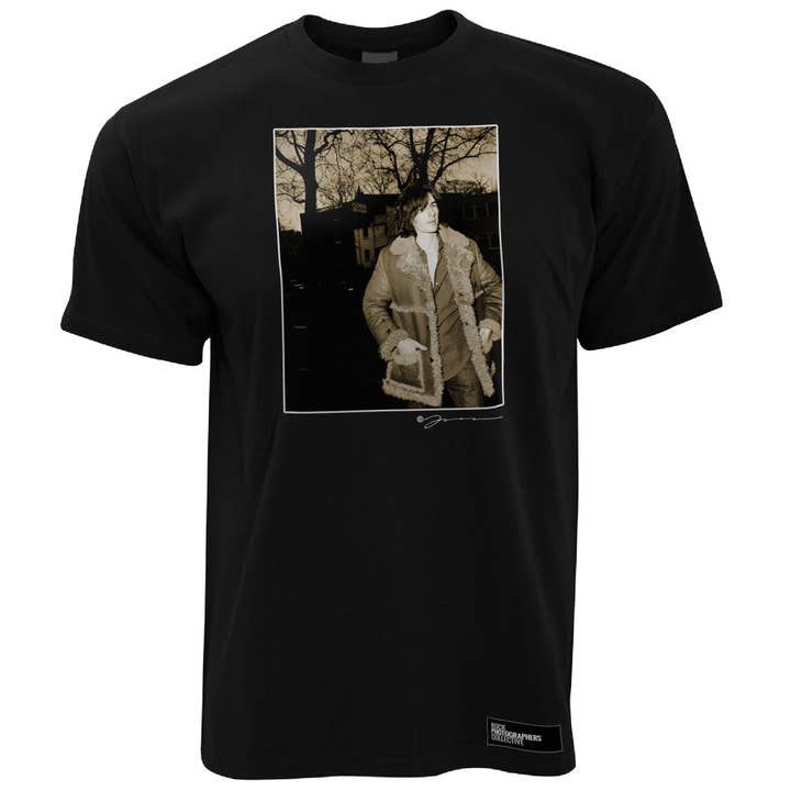 Bernard Butler, Sepis Location Portrait (JB) Herren T-Shirt für den Großhandel von Rock Photographers Collective