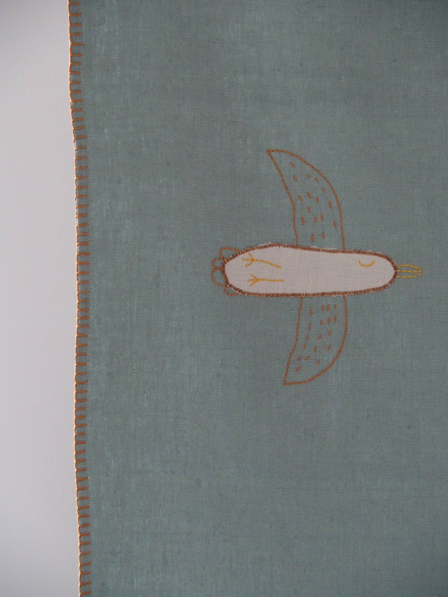 À bientôt - Wholesale Bedding Blanket - Kids & Baby - Bébé Oiseau Organic Linen Children's Blanket1
