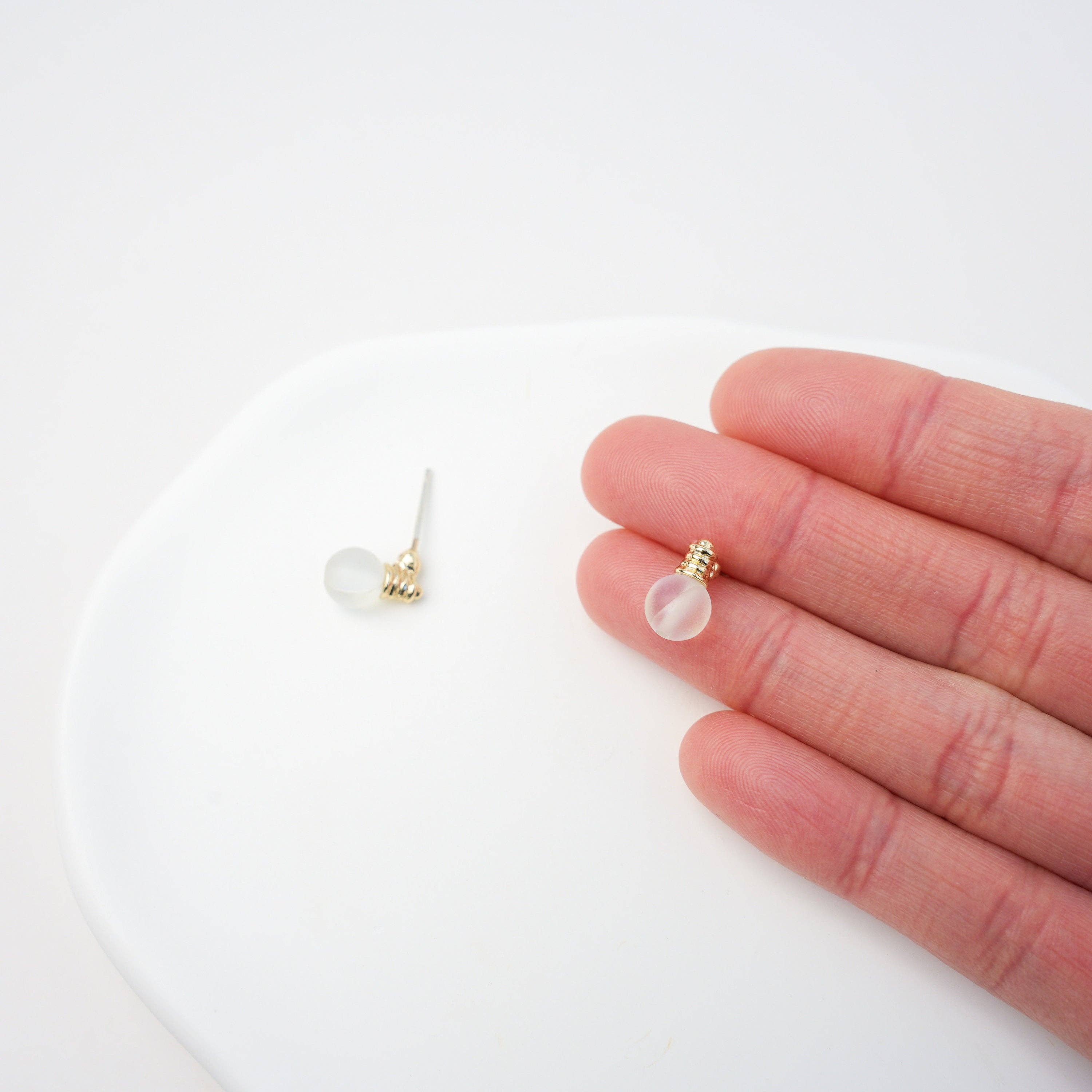 Mini Story Co - Wholesale Stud/Post Earrings - Gold Light Bulb Stud Earrings3