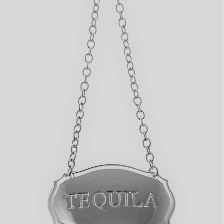 Plato plateado para tequila Decanter Label Chippendale Design. NÚMERO DE ARTÍCULO: C1259TEQUILA. para venta al por mayor de Corbell Silver