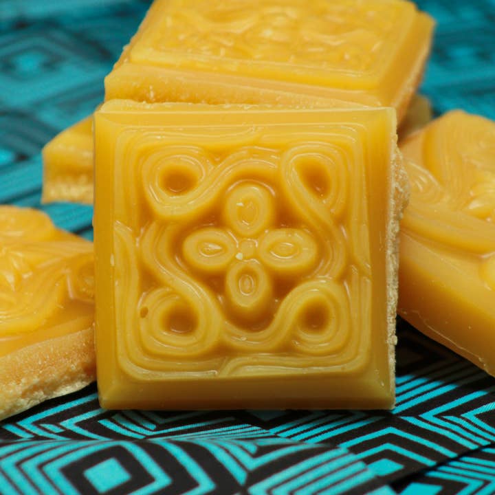 Zambeezi - Wholesale Craft Supplies - Pure Zambian Beeswax - 2 oz1