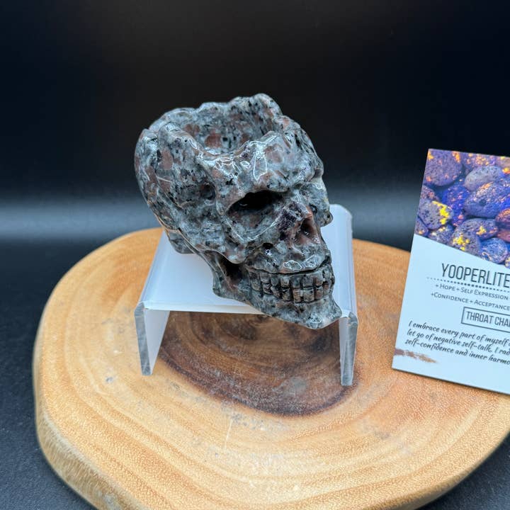 The 7 Directions - Wholesale Spiritual Stone/Crystal - UV reative Yooperlite skull bowl w/ info card H2431