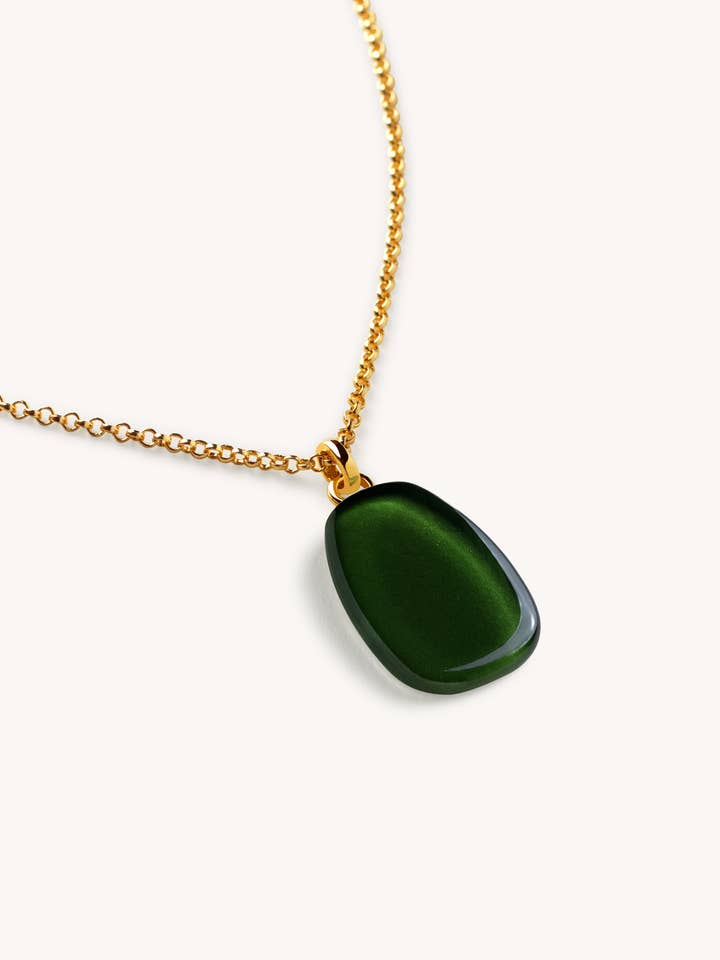 Collier à pétales vert émeraude — Plaqué or 18 carats pour la vente par Garda