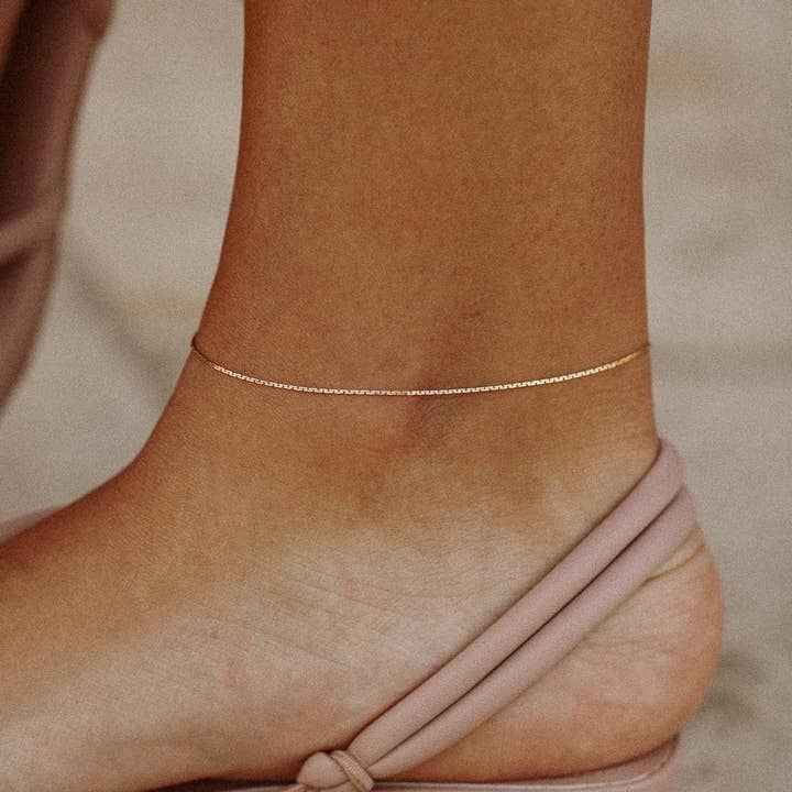 Mila ankle chain for wholesale by Kariboobijoux