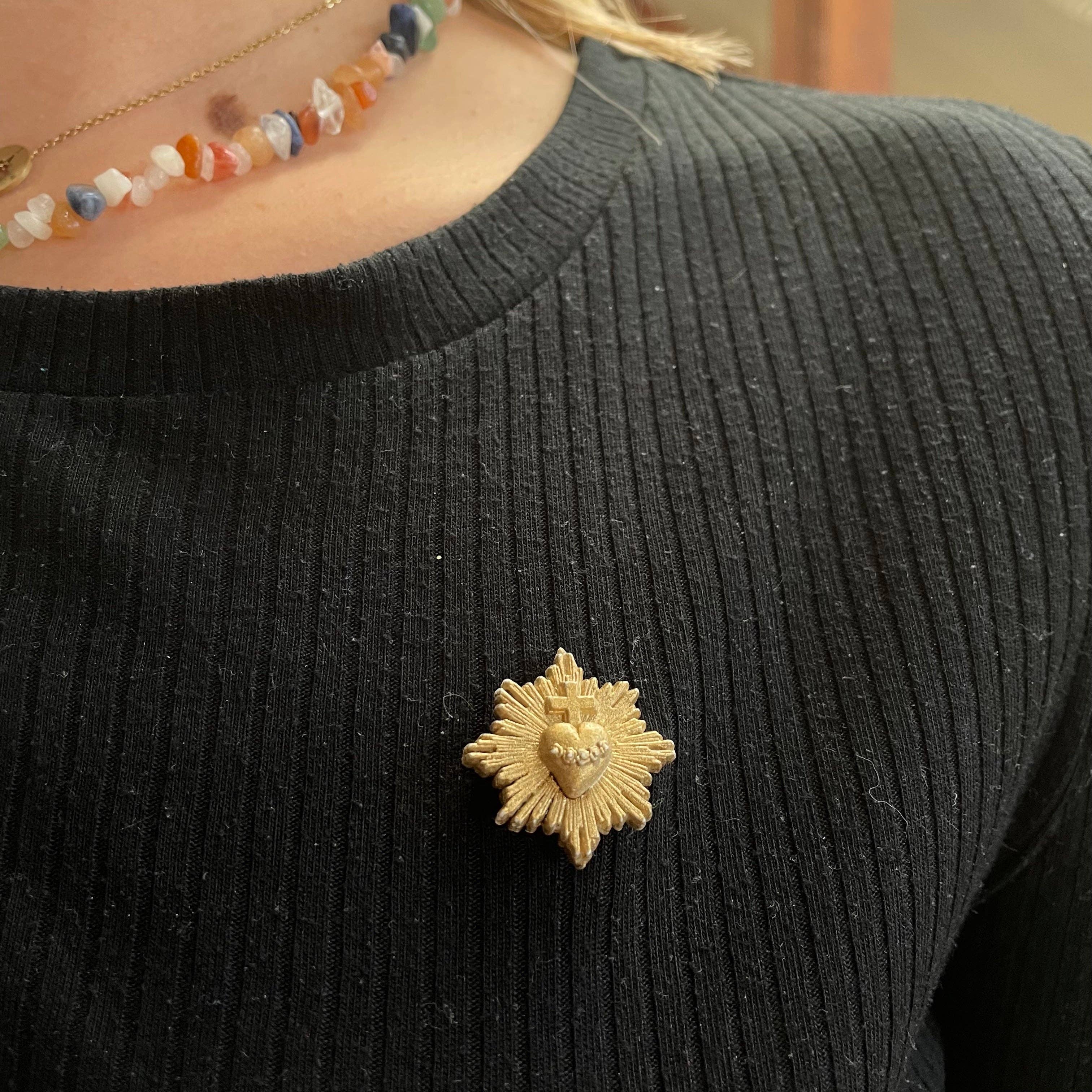 J'ai vu la Vierge - Vendita all'ingrosso Spilla da bavero - Spilla ex-voto magnetica1