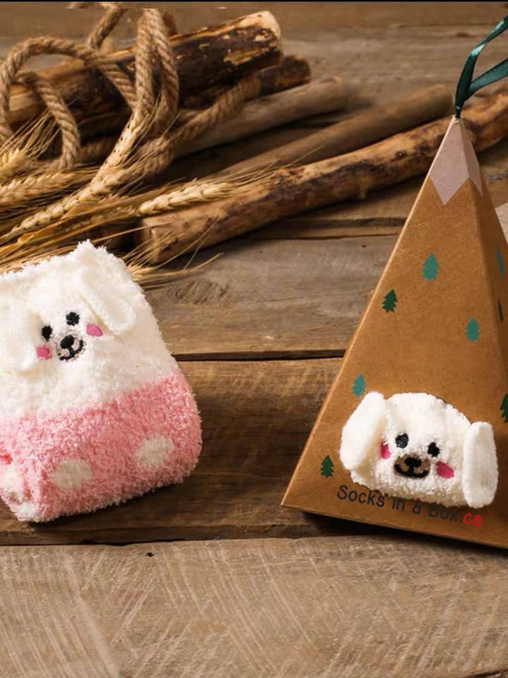 Meias de cachorrinho branco e rosa em uma caixa por atacado de Socks In A Box