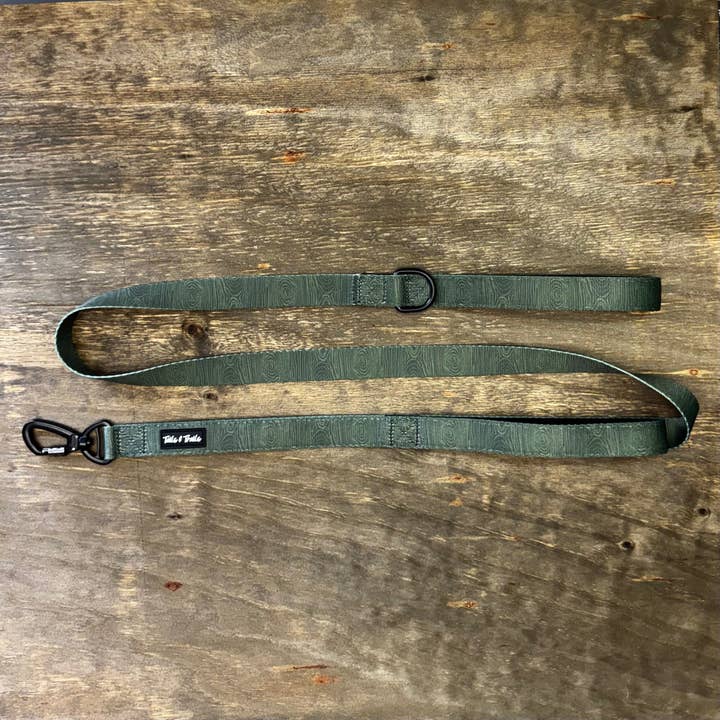 Laisse de randonnée en cèdre à double poignée pour la vente par Tails and Trails