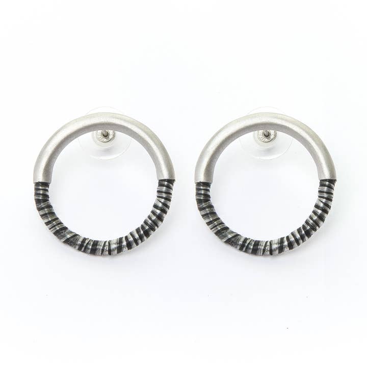 50/50 circle stud earrings S for wholesale by Lilian Syrigou
