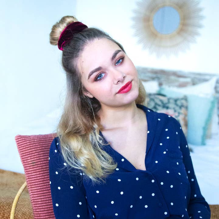 CHOUCHOU Velluto granato/bordeaux per la vendita all'ingrosso da parte di Laure Derrey