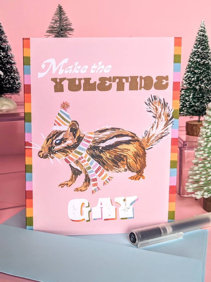 Make the Yuletide Gay Winter Chipmunk, biglietto di auguri per la vendita all'ingrosso da parte di Laura Jane Kirton
