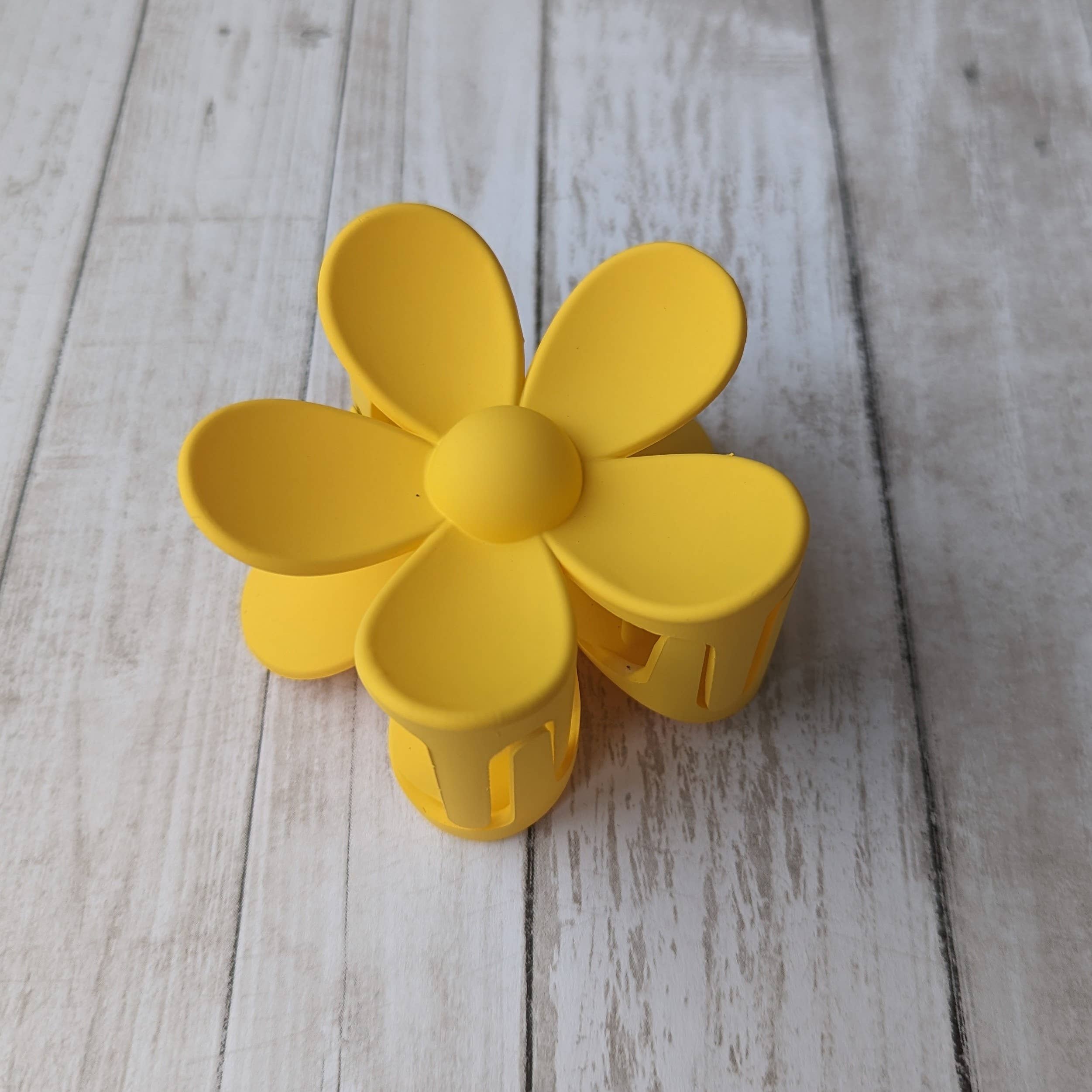 iconic mi - Wholesale Hair Clip - Women's - Daisy Flower Matt Hair Accessory Claw Clip 3"0