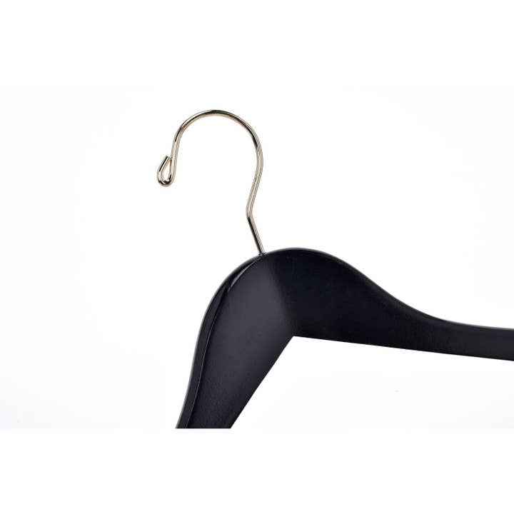 Quality Hangers - Vente Cintres - W072 Cintres à jupe en bois semi-incurvés - Noir avec crochet doré2