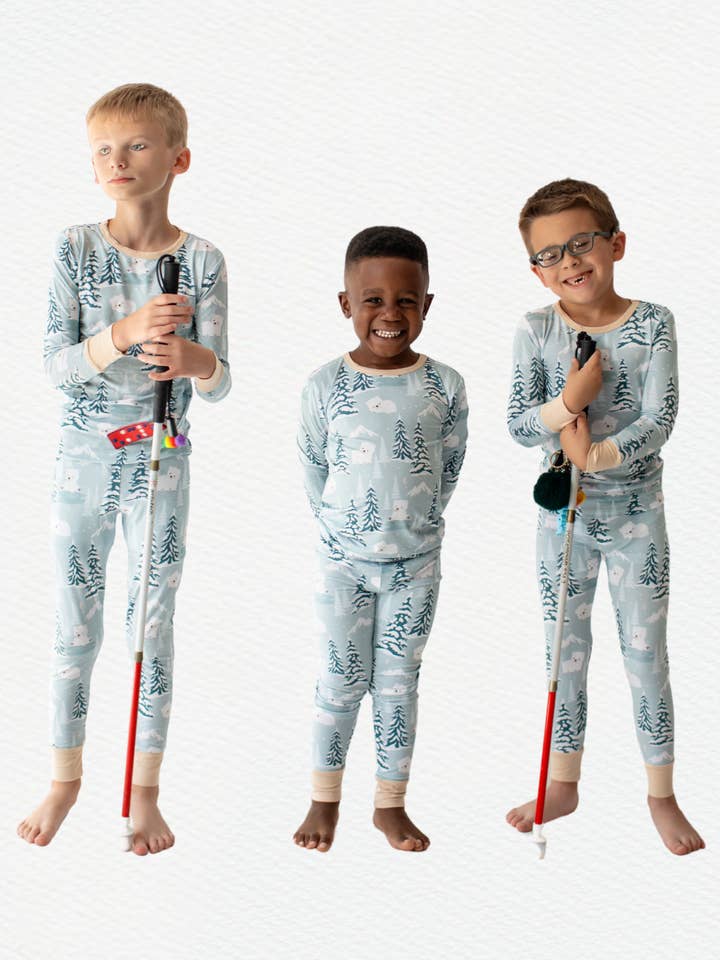Ours | Pyjamas en bambou Front-Cue pour enfants indépendants pour la vente par Penny’s Pixies | Sleepwear for Independent Dressing