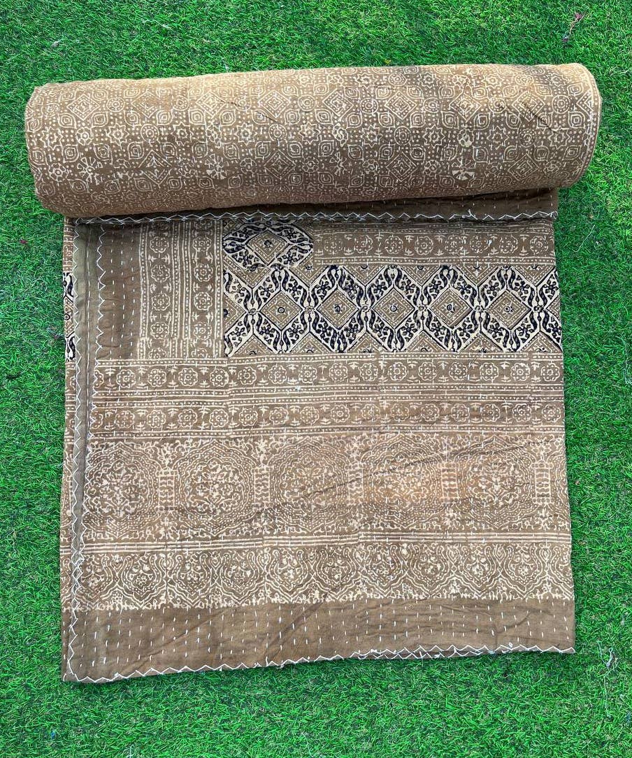 Bhawana Handicrafts - Vente Courtepointe - Couette Kantha en coton indien 100 % biologique - Plaid et dessus de lit artisanal3