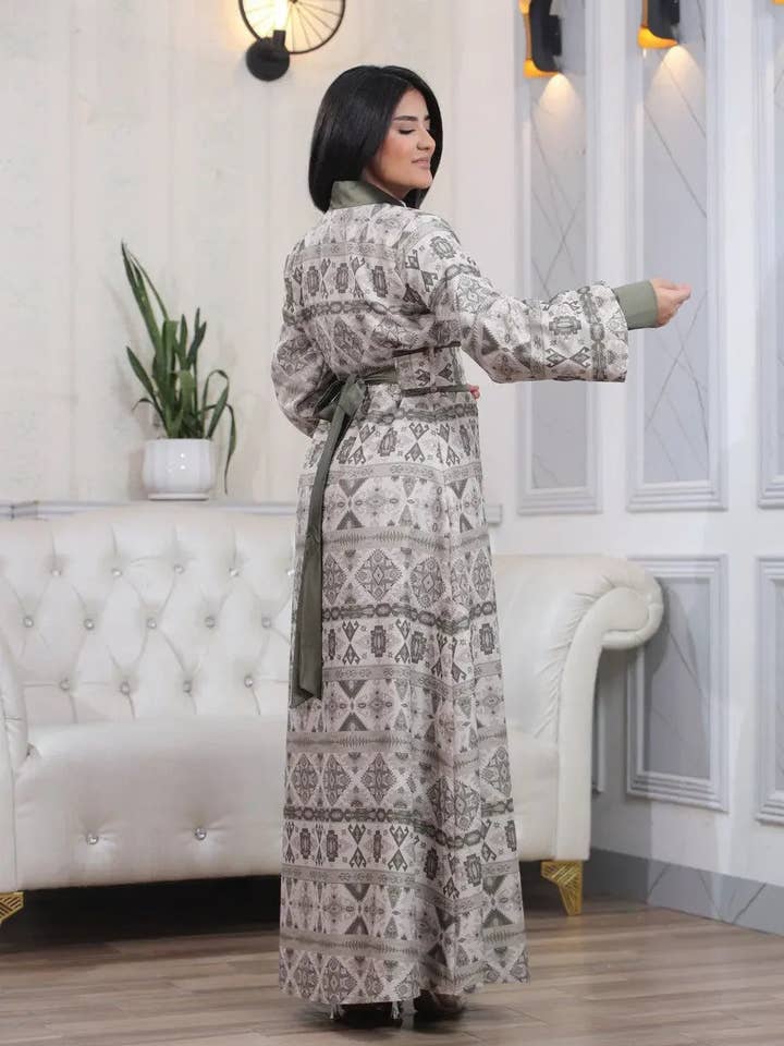 Palestinian Elegance - Wholesale Kaftan - Women's - Satin Silk Kaftan: Luxurious Comfort and Elegant Style8