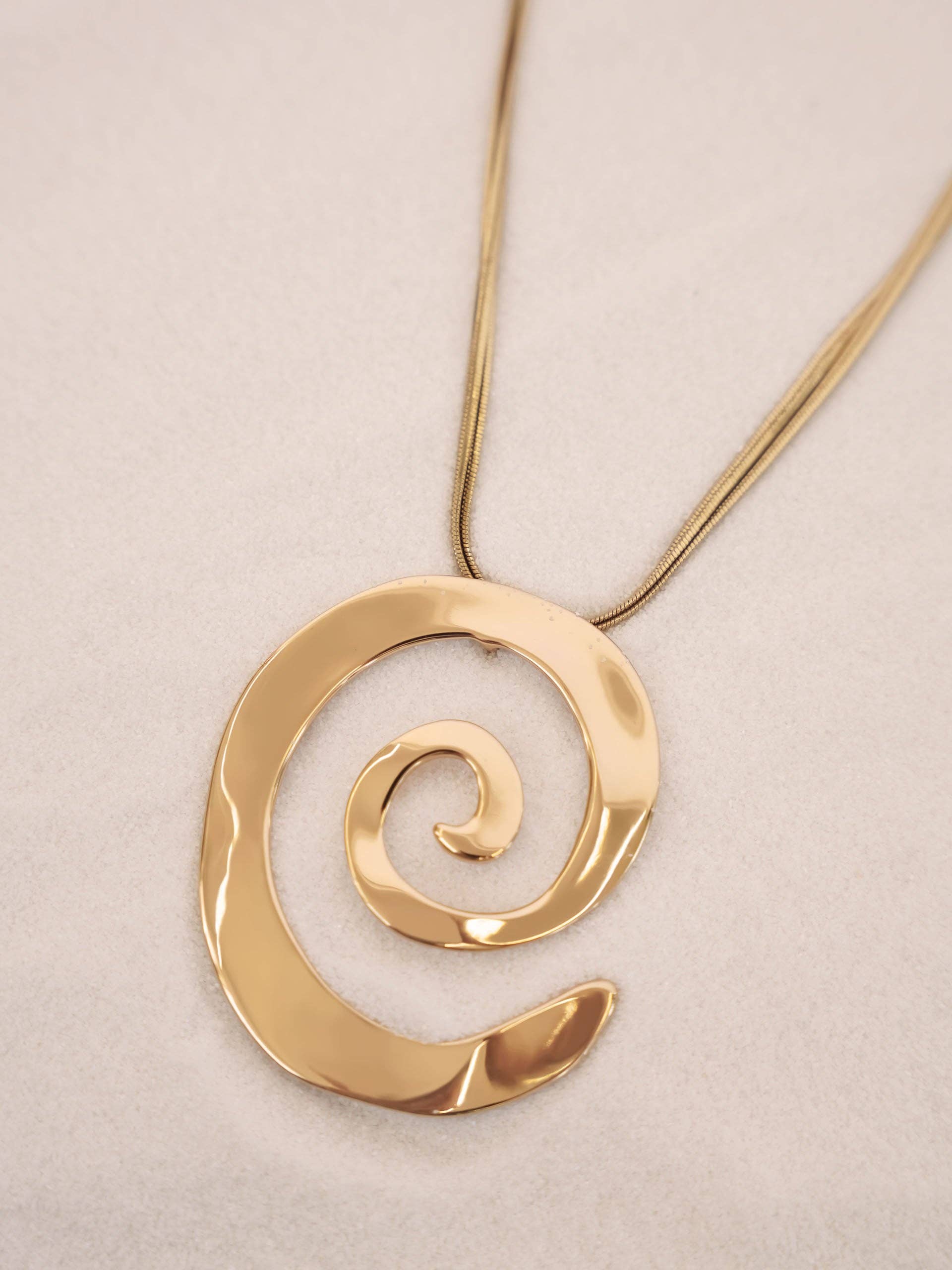 Ettika - Wholesale Pendant/Charm Necklace - Aura Swirl Necklace5