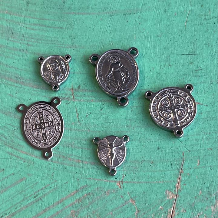 Centres de chapelet en acier inoxydable pour la vente par Love and Honor Jesus LLC