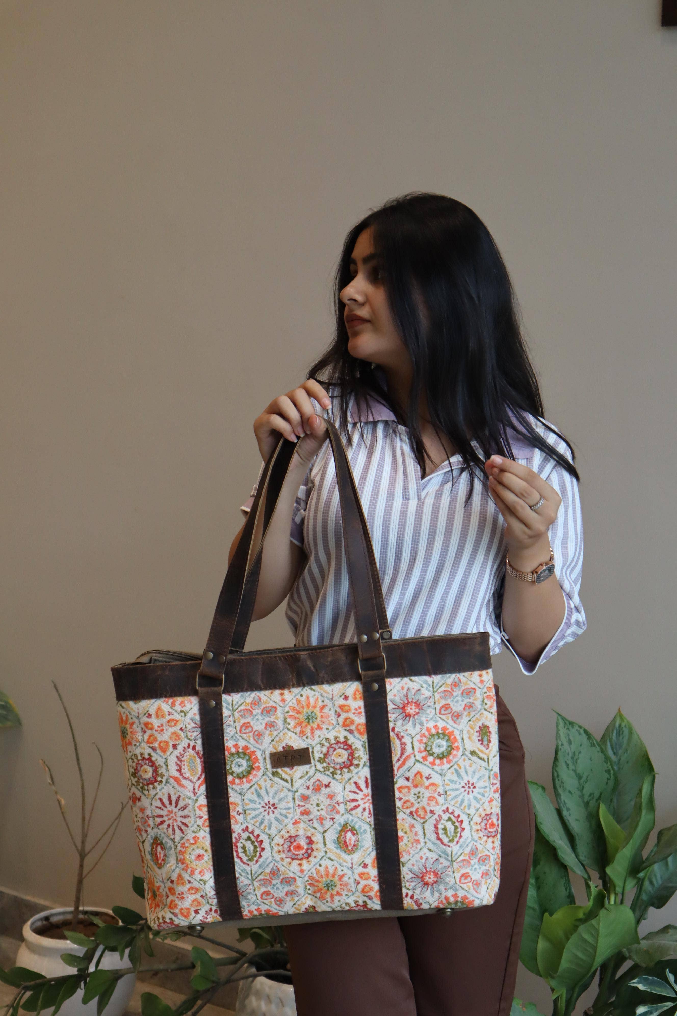 Hopofly Bags - Wholesale Laptop bag – Unisex - Canvas Rug Leather Grammy Box Office Tote Cum Laptop Bag2