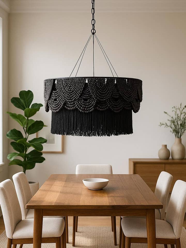 Lustre Ovale Noir à Perles avec Glands, Suspension Bohème de Style Ferme pour Salles à Manger et Salons pour la vente par Joy's Arts