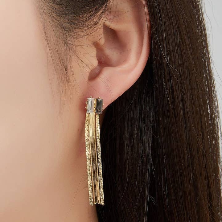 Zourha stud earring for wholesale by BELLE MISS