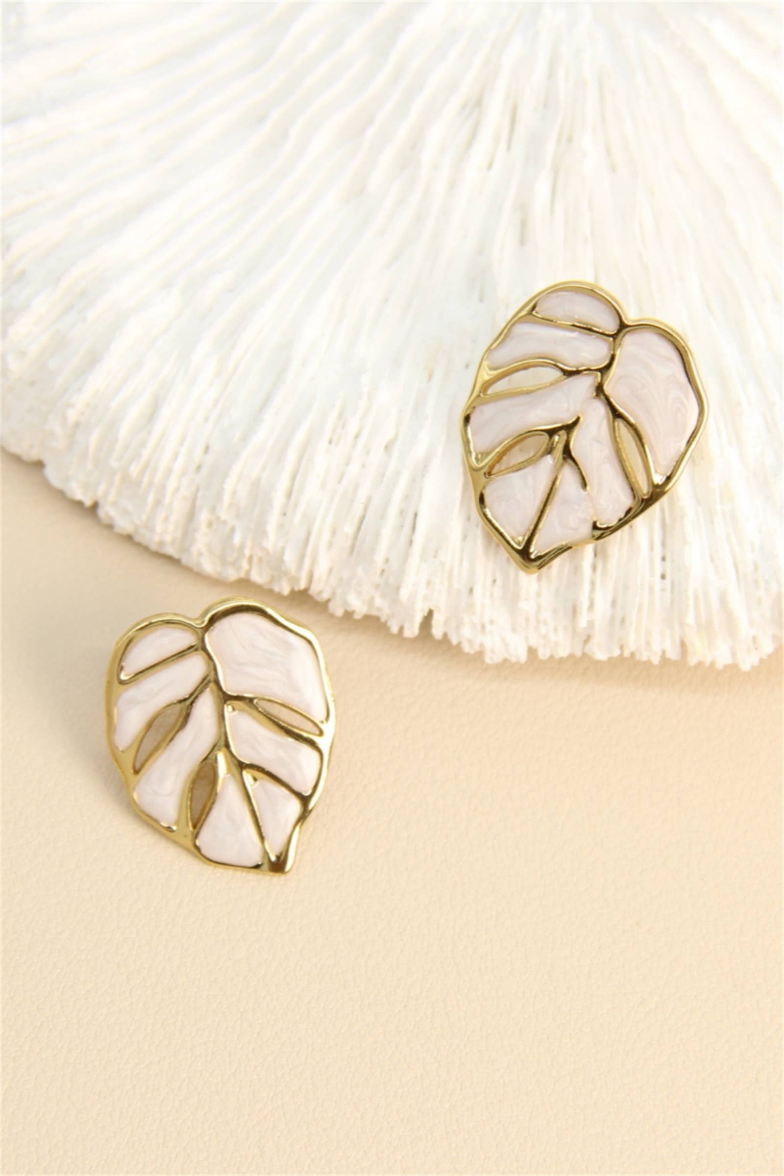 BELLISSIMA BIJOUX - Wholesale Stud/Post Earrings - Enamel Leaf Earrings – Tropical Collection3