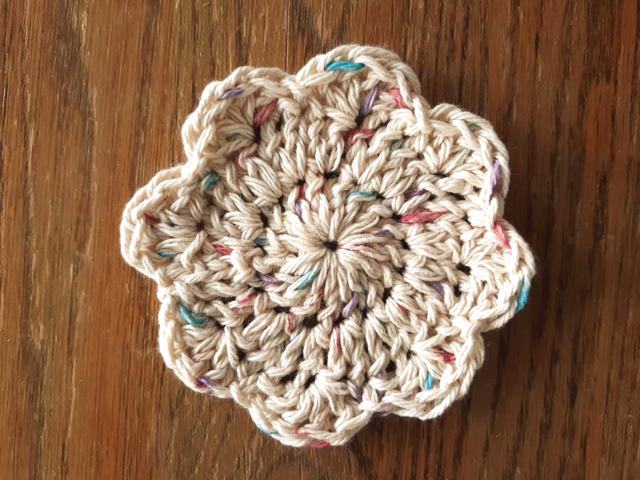 Clover Garden Crafts - Wholesale Wash Cloth - Cotton Crochet Floral Off White Ecru Speckled Face Scrubbies3