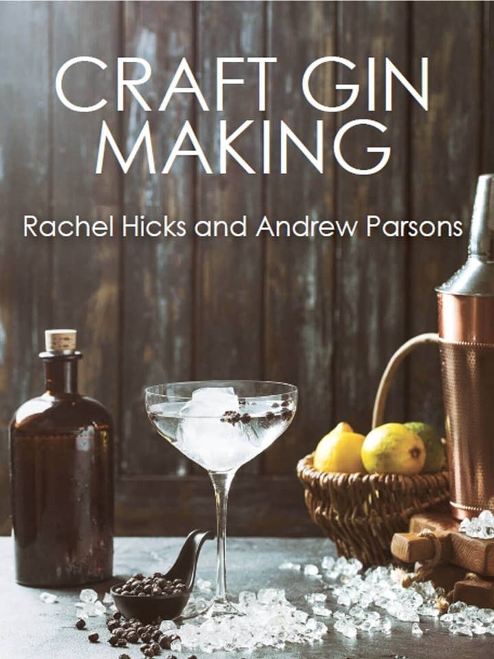 Fabrication de gin artisanal par Rachel Hicks et Andrew Parsons pour la vente par Sky Wave