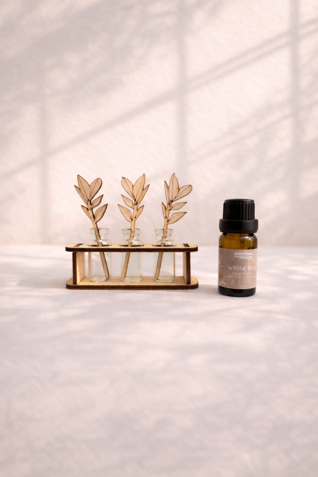 Dainty Little Tiny Things - Wholesale Electronic Diffuser - Tiny Plant Propagation Leaf Diffusers5