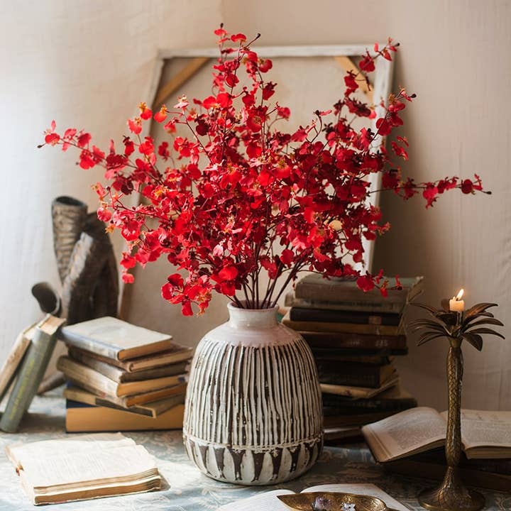 Tige d'orchidée impressionniste en forme d'oncidium rouge de 31 pouces de haut pour la vente par Rustic Reach
