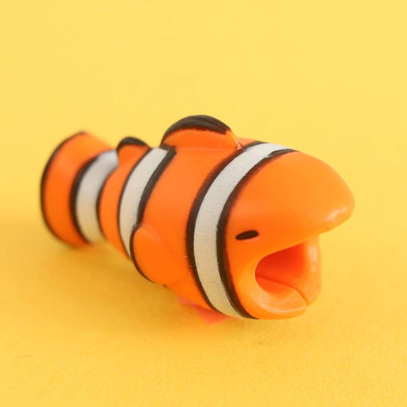 La Petite Épicerie - Wholesale Kabelhouder - Regenboogvis Kabelbeschermer0