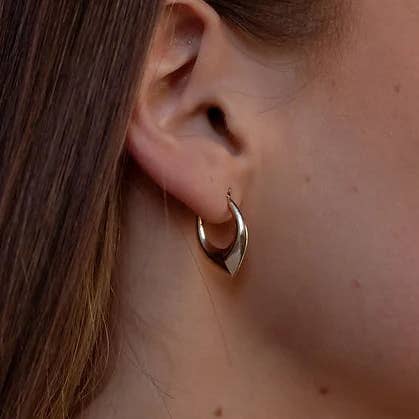 Sandrine 14k geelgouden hoepels voor wholesale door Mary Kathryn Design