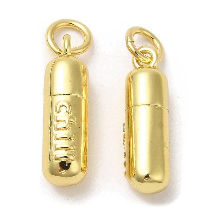 Gold Chill Pill Charm for engroshandel hos The Charm Bar Company