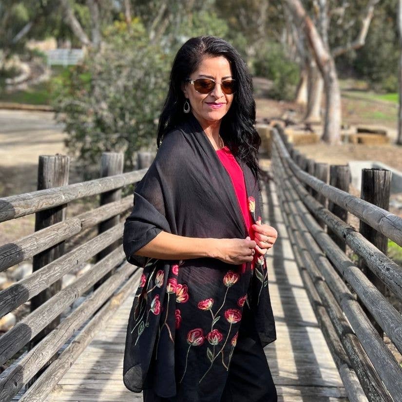 Humble Hilo – Engroshandel Tørklæde - Dame – Humble Hilo Broderet tørklæde/sjal med blomster5