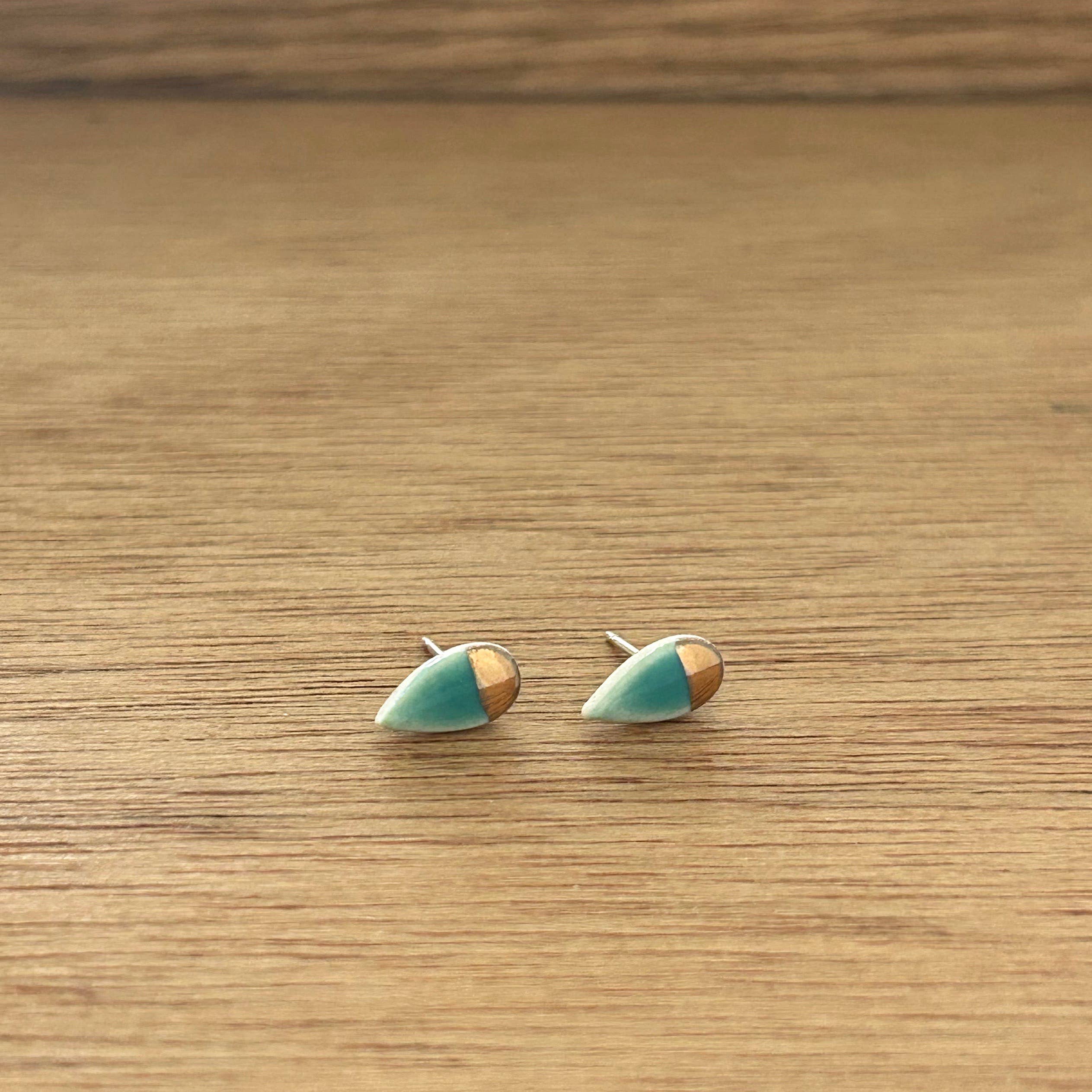 ZOE COMINGS - Wholesale Knopjes/oorstekers - Kleine Bloemblad Oorbellen2