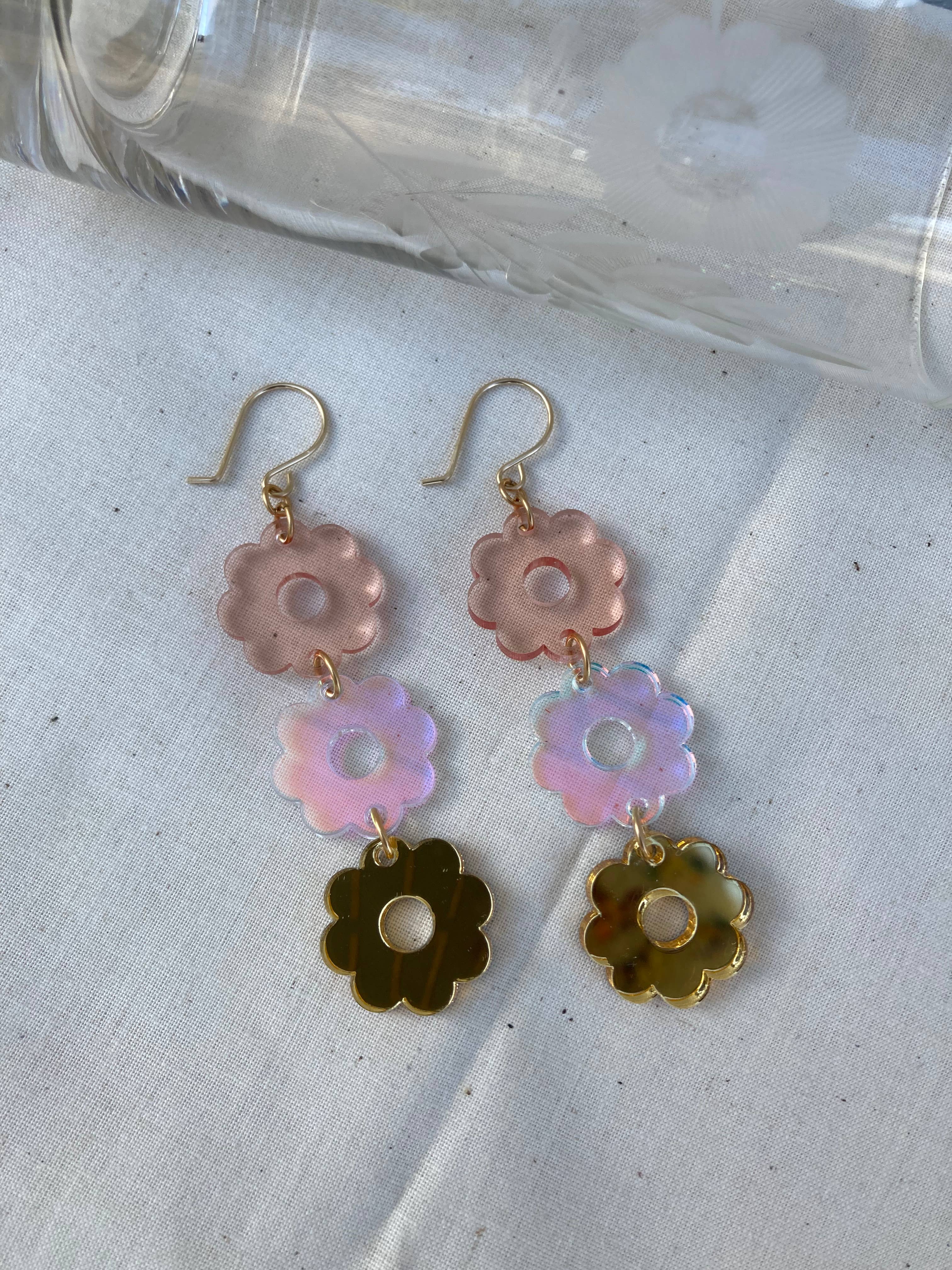 The Lost & Found - Wholesale Dangle Earrings - Retro Daisy Drops "Primary"7