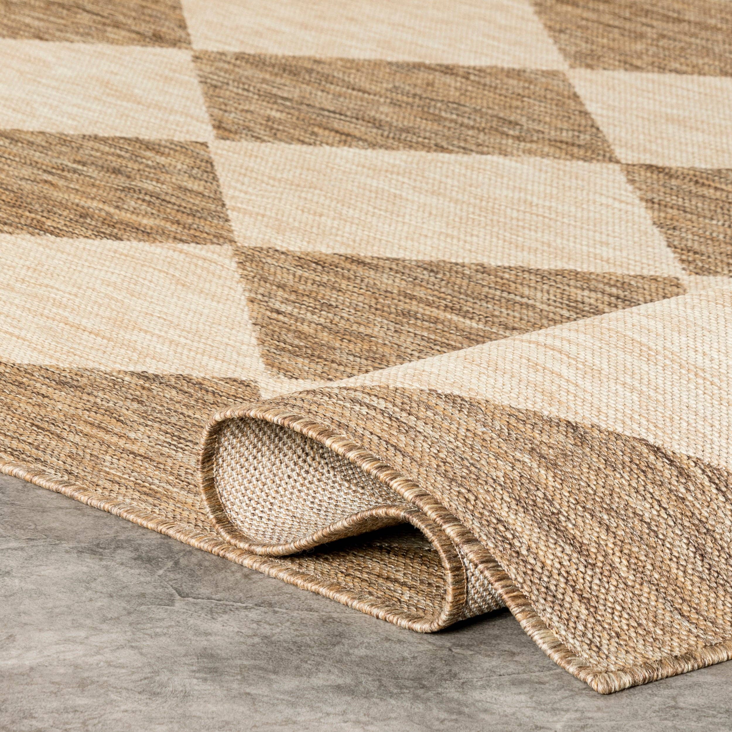 Beige Sabina Diamond Trellis Indoor/Outdoor Area Rug for wholesale on Faire2