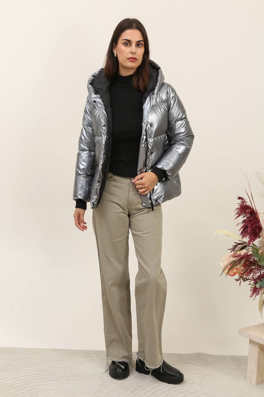 Attrait Paris - Vente Doudoune – femme - Doudoune courte matelassée à capuche bord cotes métallisée20