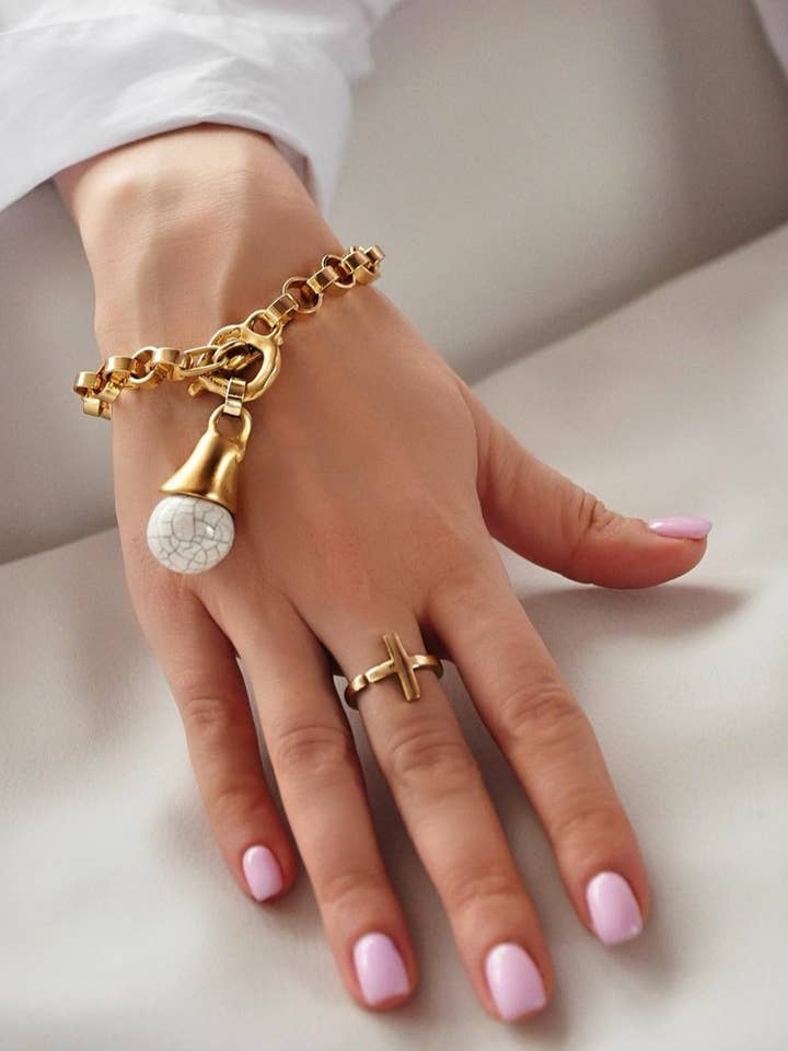 Campanilla gold bracelet for wholesale by Joyas Carolina Olivares