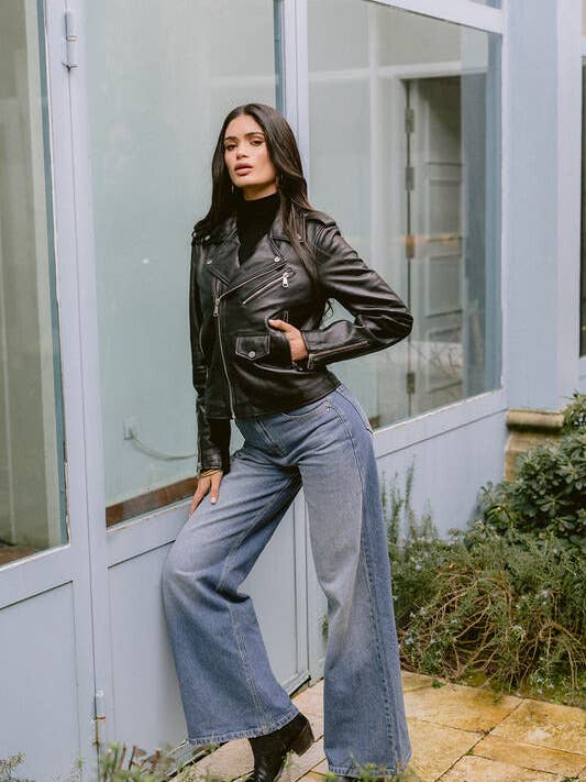 GIACCA IN PELLE NERA per la vendita all'ingrosso da parte di Piti Cuiti